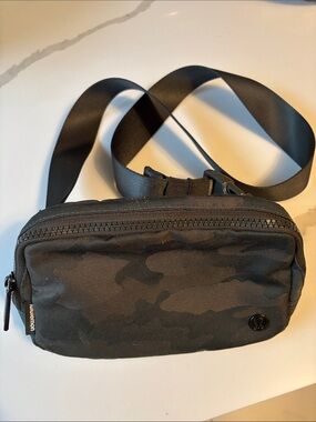 lululemon athletica Forest Green and Camo Waist Pack